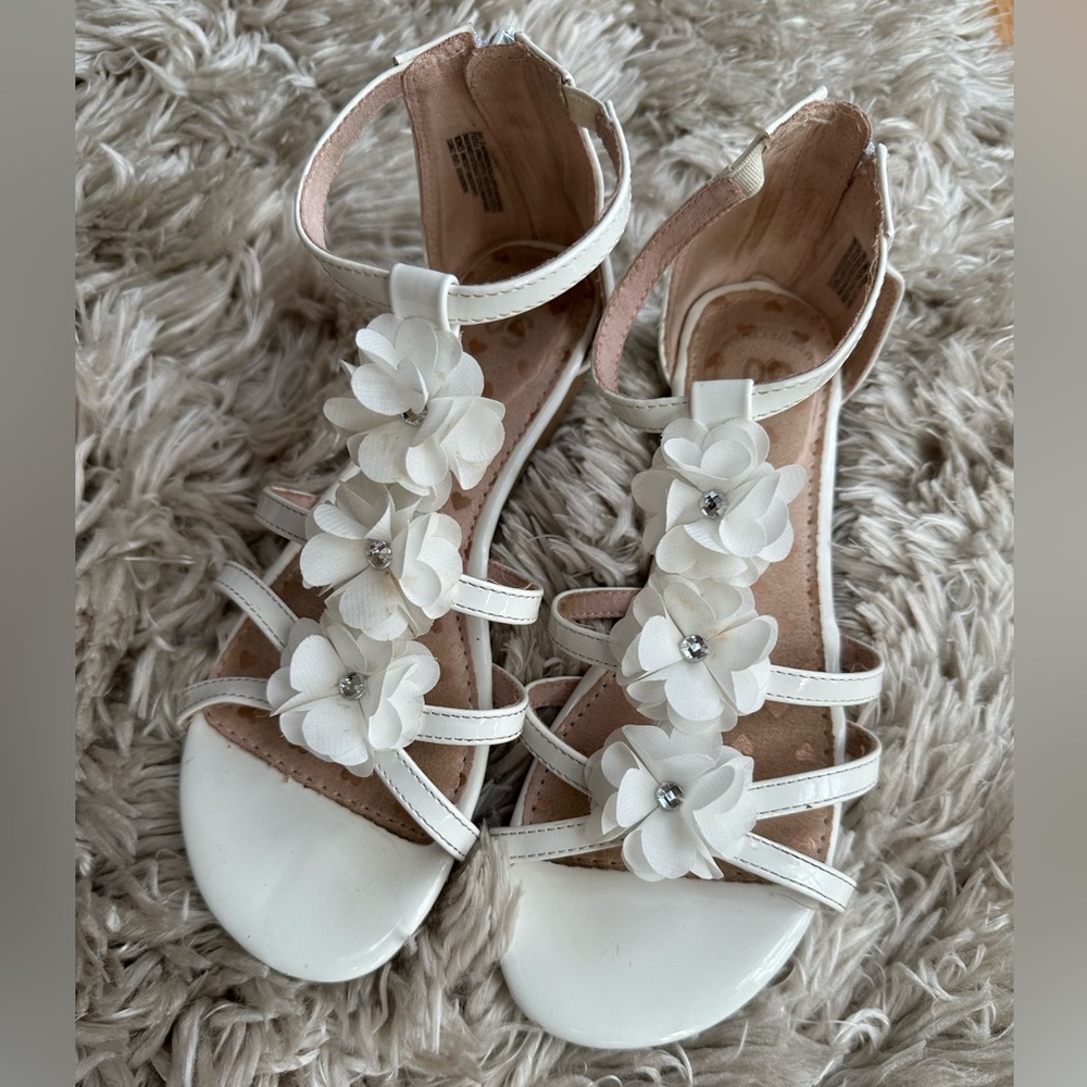 Girls S.O. Kenzie White Sandal with Memory Foam